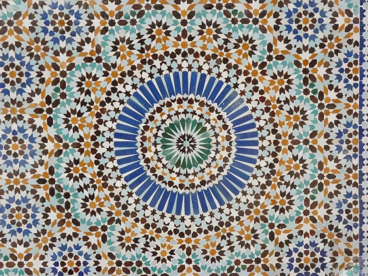 Le carrelage mosaïque dans les piscines est-il toujours actuel ?